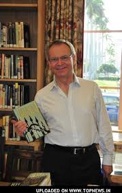 Jeffrey Archer at his meet with authors Ted Bell and Robert Forbes ... - Jeffrey-Archer12