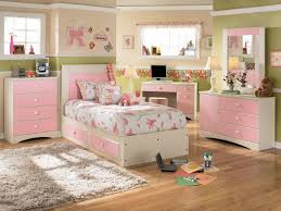 Girly Bedroom Decor for Teenagers | 4 Decor Ideas