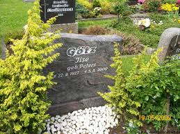 Grab von Ilse Götz (geb. Peters) (22.09.1927-05.08.2000), Friedhof ...
