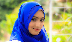Tutorial Hijab Paris Simple Terbaru yang Cantik dan Menarik