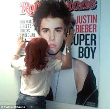 Everyone kisses Justin Bieber & justin bieber kiss everyone Images?q=tbn:ANd9GcQJQQMx8_wAYsQEFqjueCD_sqbi6ZKjjHUZ10ifW9ub_ZiLJ5PZ6A