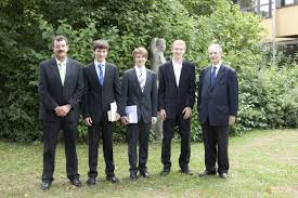 von links nach rechts: Schulleiter Joachim Düsing, Alexander ... - 1181432_web