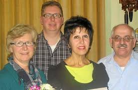 Ellen Buchholz (Dritte von links) wurde für 25-jährige Mitgliedschaft im Kirchenchor Sulzbach geehrt. Mit auf dem Bild: Vorsitzende Gisela Kunz, ...