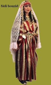اللباس التقليدي للبلدان العربية  Images?q=tbn:ANd9GcQoJTRWmVhqH-UNDfM8OawWfC2k17mCmNnPhHRQD3JfAJpte4OHeQ