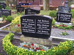 Grab von Rolf Rieken (13.07.1908-19.08.1958), Friedhof Westerende