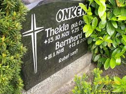 Grab von Bernhard Onken (11.01.1918-13.08.2003), Friedhof Asel - ac062