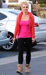 Britney Spears wears hot pink and leggings for a casual lunch date