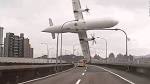 Mayday. Engine flameout: Call shortly before plane hits bridge in.