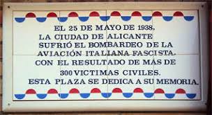 Placa en la Plaza del 25 de Mayo en Alicante