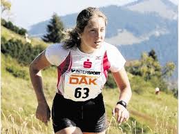 Katrin Esefeld vom LG Mettenheim: Sie wurde DM-Neunte im Berglauf der Frauen. Foto stl. Bei idealen herbstlichen Temperaturen und strahlendem Sonnenschein ... - 796602400-berglauf-3i09