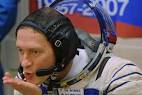 ... Russian cosmonaut Roman Romanenko and Canadian astronaut Robert Thirsk. - _45829930_cosmonaut_winne_afpcrop