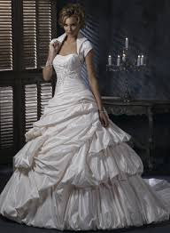  2015 Dresses brides images?q=tbn:ANd9GcR