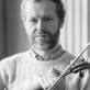 Eckhart Hermann absolvierte in Freiburg und München ein Violinstudium und ... - 0811-hermann