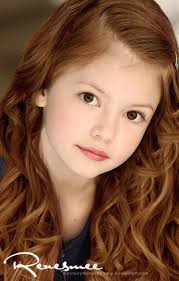Casting pour Renesmee Cullen - Page 20 Images?q=tbn:ANd9GcReukW4YkkkMvKQ7GngDc1_Uy5VFJO6j31um1QINHIrAyo1WaQC