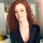 Re-create JESS GLYNNEs Curls at the Grammys - Leonor Greyl USA