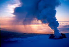 Vulcano Islanda:nessun blocco aereo in Europa  Images?q=tbn:ANd9GcRwX3FTHQC2eqENmlQMxrWkzkw24VwNLuU2HM27I7HBJXUTlc_5WQ