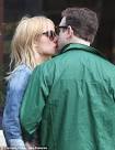 Jason Sudeikis and Olivia Wilde smooch outside NYC cafe | Mail Online