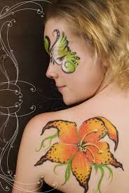Girls With Tattoos Flowers -013