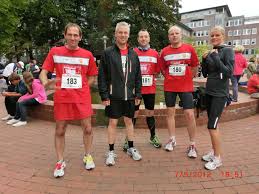 Unsere 10-km-Läufer; v.l.: Michael Jäkel, Dr. Marco Trips, Andreas Sennholz, Erich Sprengel und Sibylle Böckmann