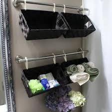 Bathroom Wall Storage Baskets {Bathroom Decor} - Tip Junkie