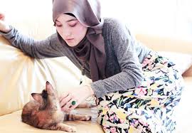 Fashion: 10 Gaya Hijab Modern Ala Hana Tajima (Plus Tutorialnya ...