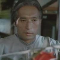 Dr. Shiragami (Koji Takahashi) – Scientist whose daughter Erica was killed by terrorists, so he implants her DNA into roses (that start to die) so then he ... - cast_godzillabiollante04
