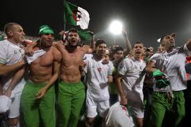 فرحة الجزائريين بالفوز Images?q=tbn:ANd9GcSqMnnm1mcbaJlhhqp-7gpBlzaETRuc-qiO-f2B7BOEBIaW0AQ&t=1&usg=__miOA7s25iQpV2UHpUFZPtpJQE34=