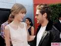 Taylor Swift & Zac Efron Hit