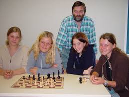 Frohgelaunt nach dem Trainingstag: (von links sitzend) Thea-Lina Müller, Nadine Busse, Judith Hönecke und Janine Platzek, ...