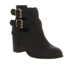 Tips for Wearing Black Ankle Boots | OznurFASHION