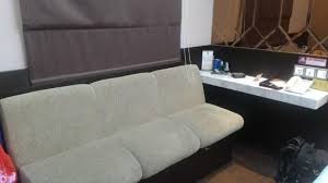 Seating area di kamar. - Picture of Favor Hotel Makassar, Makassar ...