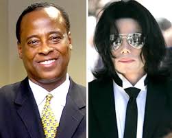 Primeiro dia da seleção do júri no caso Michael Jackson  Images?q=tbn:ANd9GcTFzjA5BgPxNoB1w6CiwsE4Q6r1x1DTt4rP9cJabXtyNGjNSJGsPqxIhK290Q