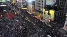 Thousands of protesters fill NYC's Times Square - CBS News