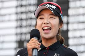 Mi Hyang Lee (R) of Korea during her speech at the trophy presentation after her win following the final round during the ... - Mi%2BHyang%2BLee%2BISPS%2BHanda%2BNew%2BZealand%2BWomens%2Bp4CuwNp7Llhl
