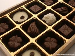 فوائد الشوكولاتة Box-of-Chocolate-Candy-chocolate-2317057-1024-768