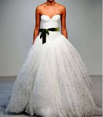 vera wang wedding gown