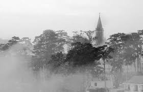 Đà Lạt - Lâm Đồng :  Nét đẹp văn hoá "đi dù" ở xứ xở sương mù Dalat_church37267%281%29