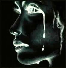 لا تمنح قلبــــــــــــك لمن لا يستحق قلبـــــــــــــك ..... Crying-tears-flow-eyes