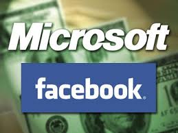 Microsoft en un esfuerzo por lograr mas clientes Internet une a Facebook y Outlook