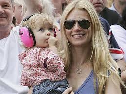 gwyneth_apple400x300.jpg