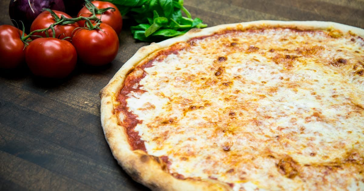 Junior's Pizza by null