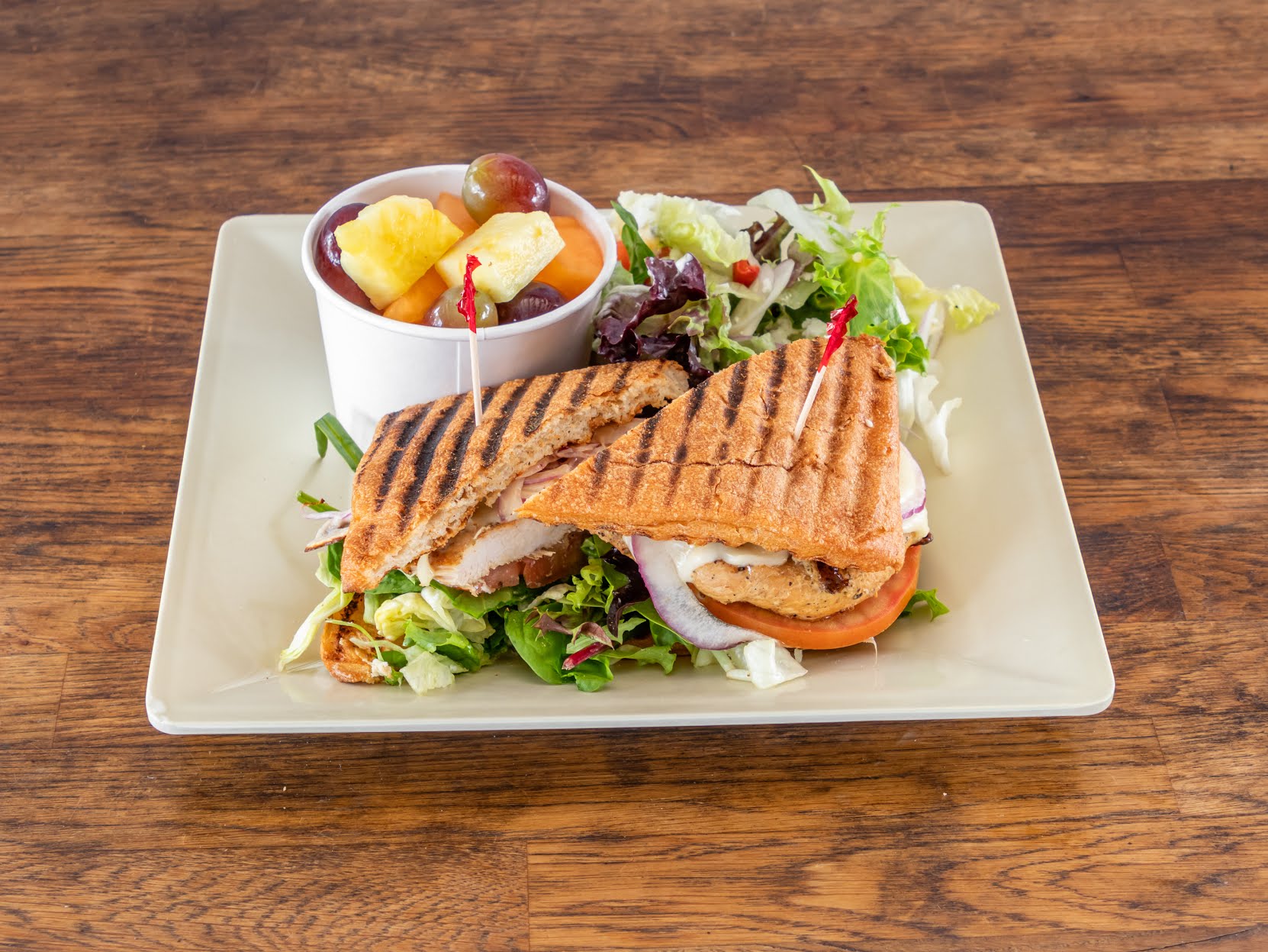 Gus's Drive-In by null