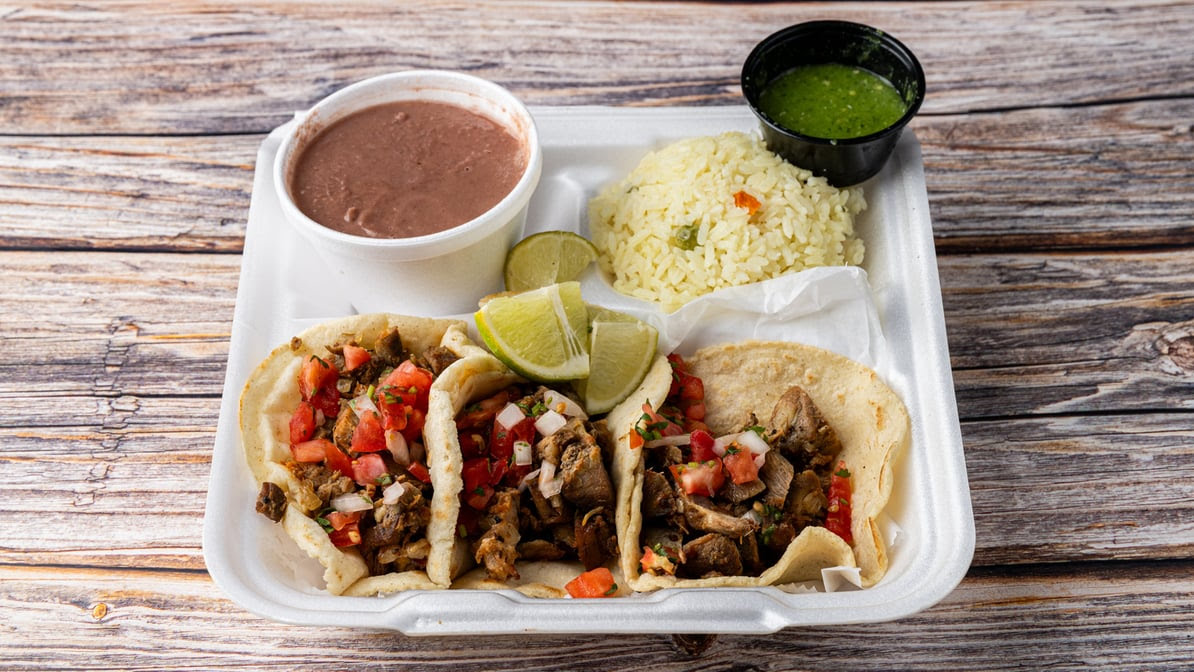 El Guanaco Taqueria Y Antojitos by null