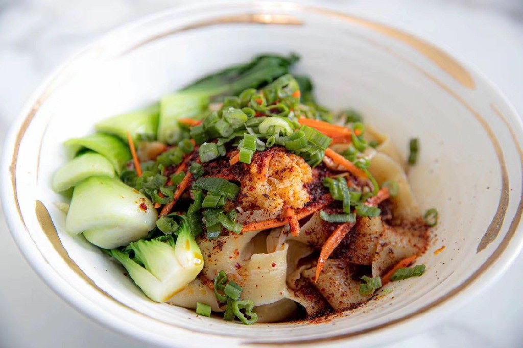 DH Noodles & Grill 敦煌兰州牛肉拉面 by null