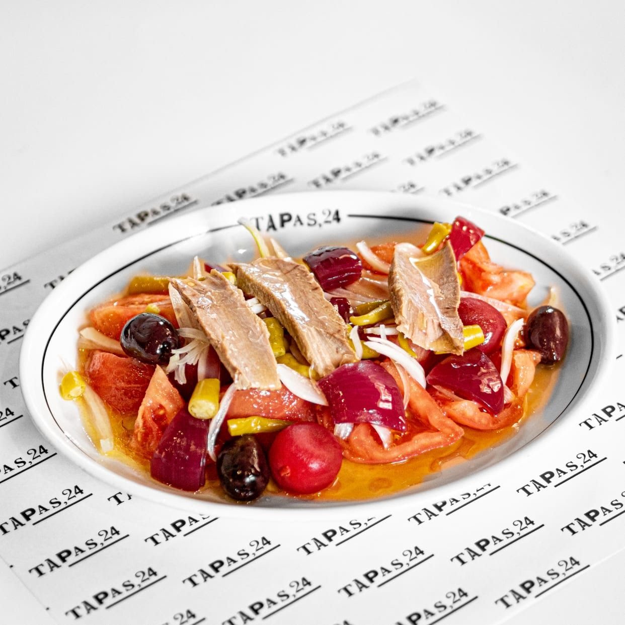 Bar vint-i-quatre by null