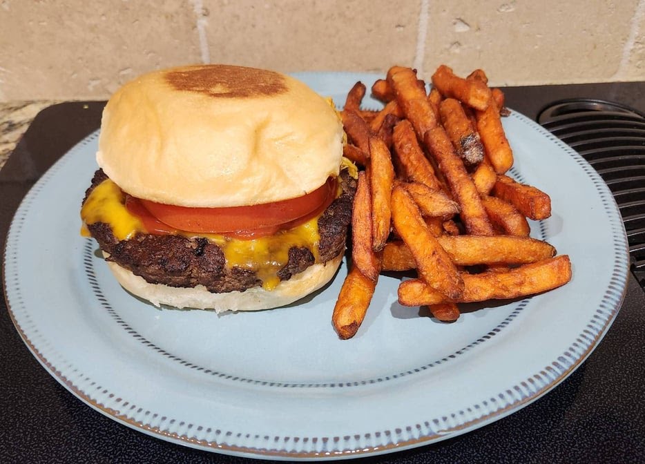 Chuckwagon BBQ & Burgers by null