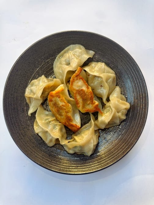 Din Soup Dumplings 鼎泰轩 by null