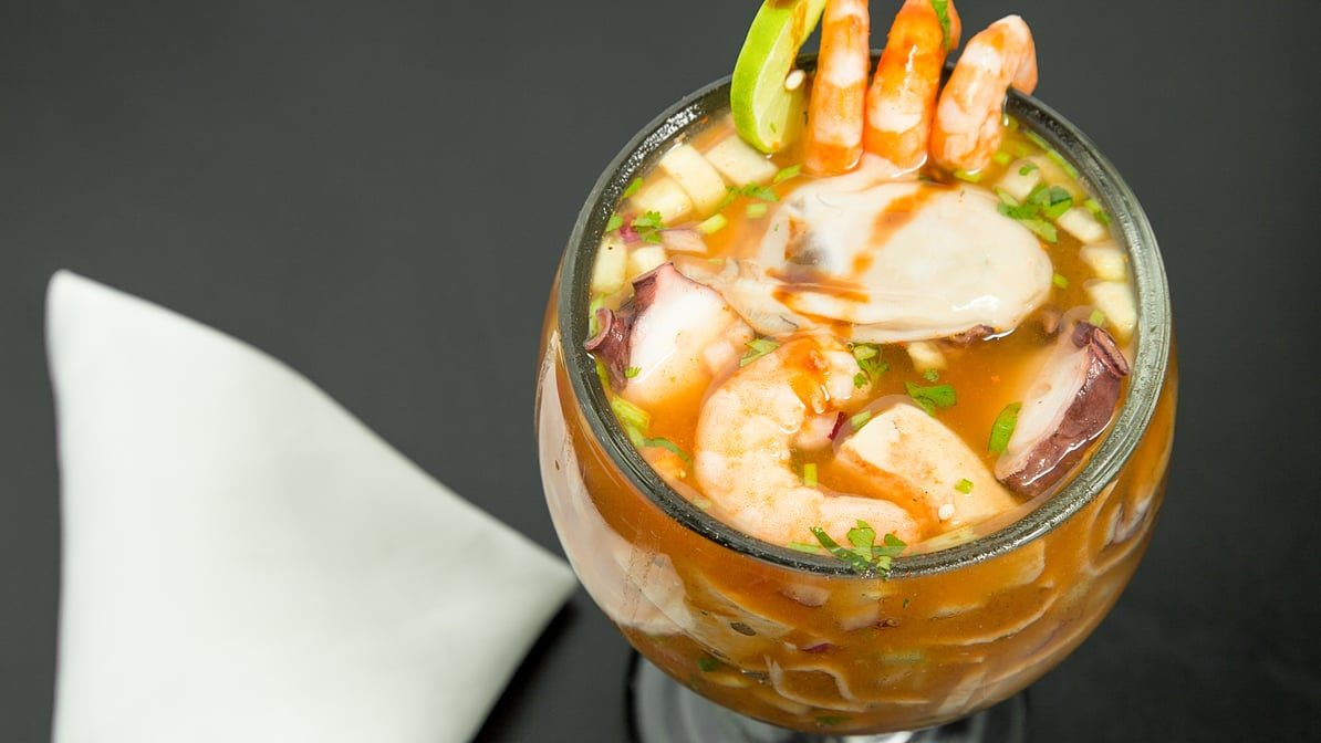 Mariscos y Sushi Los Tomateros by null