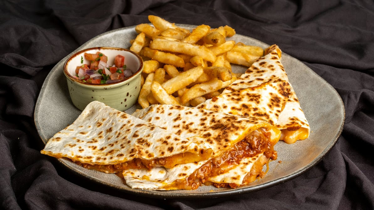Colossal Restaurant - Bar & grill in Wharton, Wharton | Reviews, Photos ...