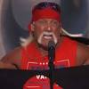 Hulk Hogan se rompe la camiseta en apoyo a Trump